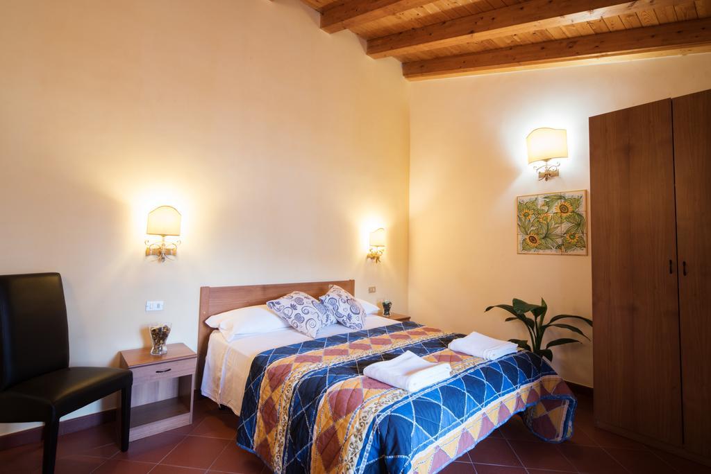 San Giacomo Hotel Sant'Alessio Siculo Bagian luar foto